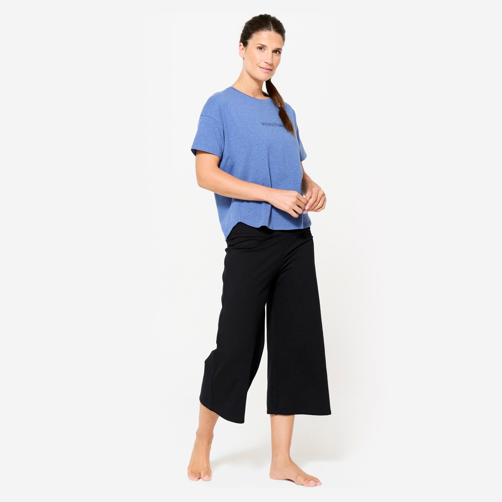 Women's High-Waisted Yoga Capri Pants - Image 2